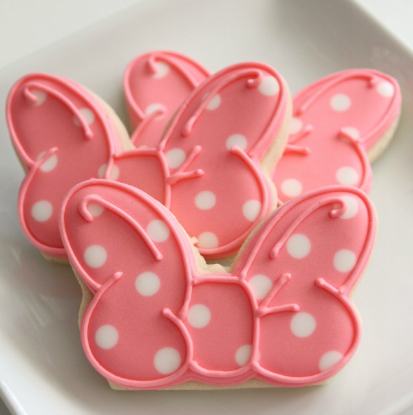 Minnie Mouse Bow Cookies 1