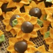 Royal Icing Sunflowers_Sweetsugarbelle