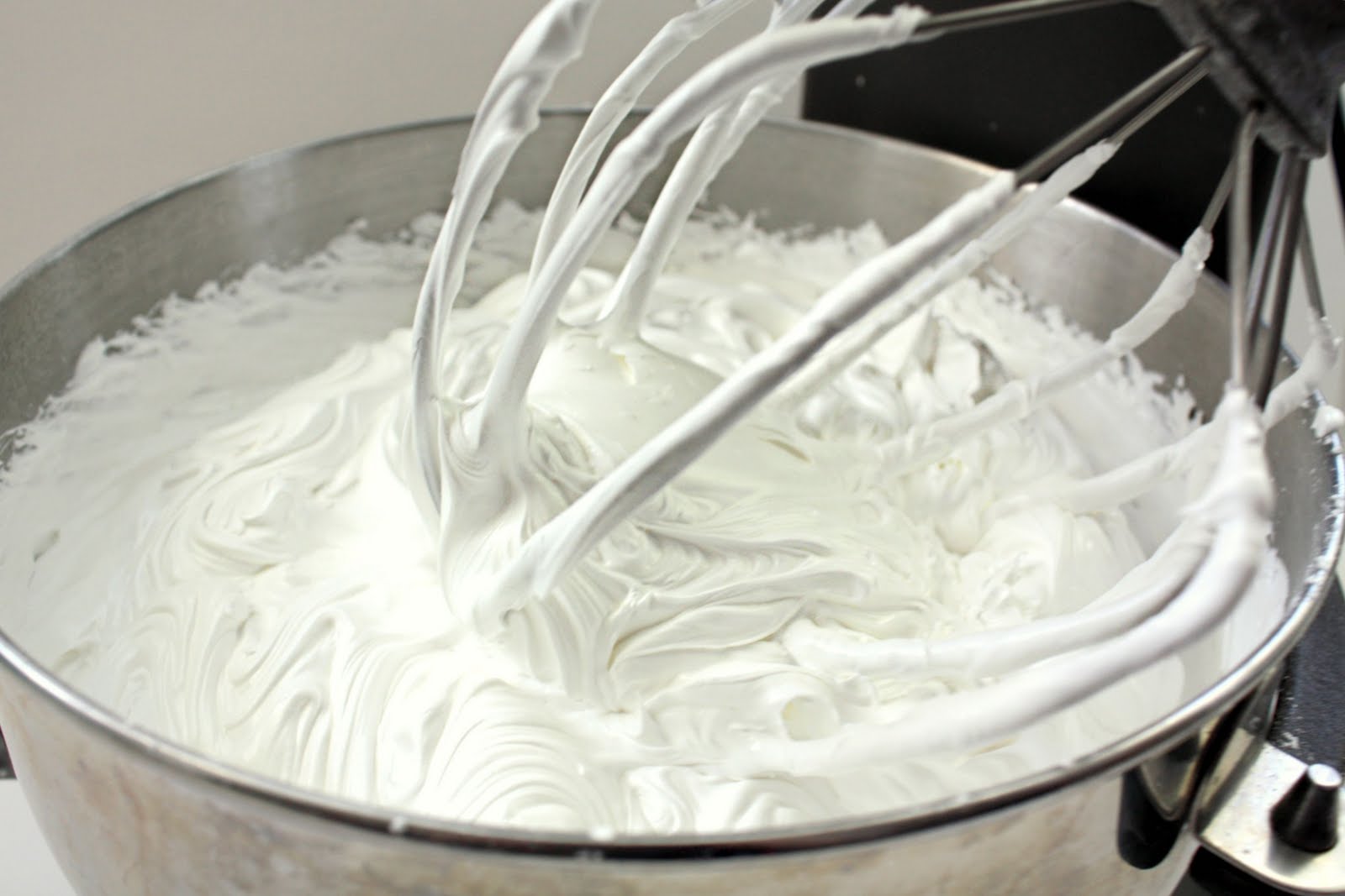 Featured image of post Royal Icing Without Meringue Powder Or Lemon Royal icing is typically a raw preparation with everything just mixed up in a bowl but i ve found it has a much creamier consistency if cooked over a water bath