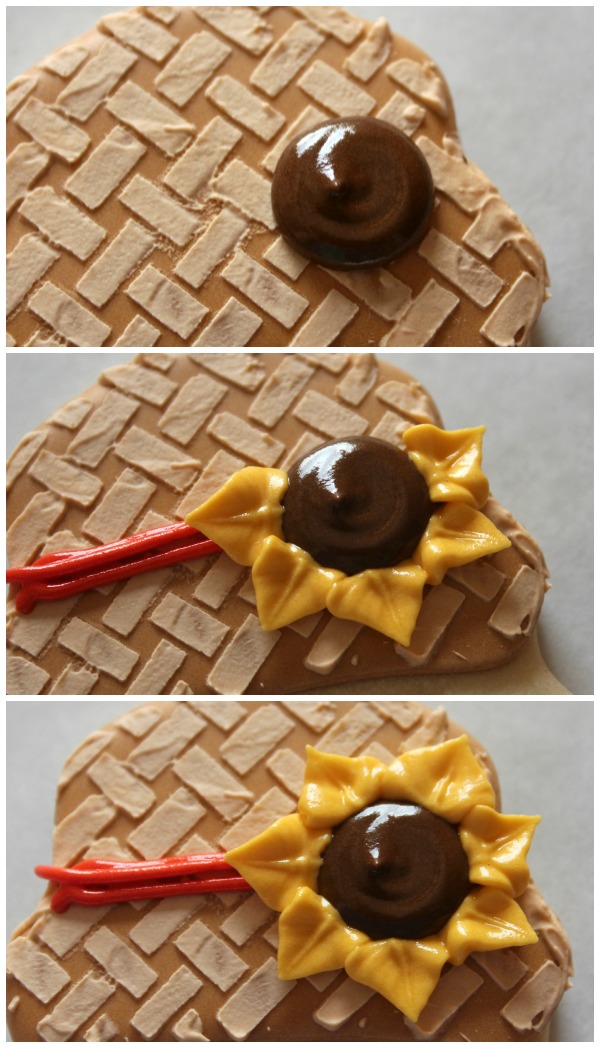 How to Pipe a Royal Icing Sunflower