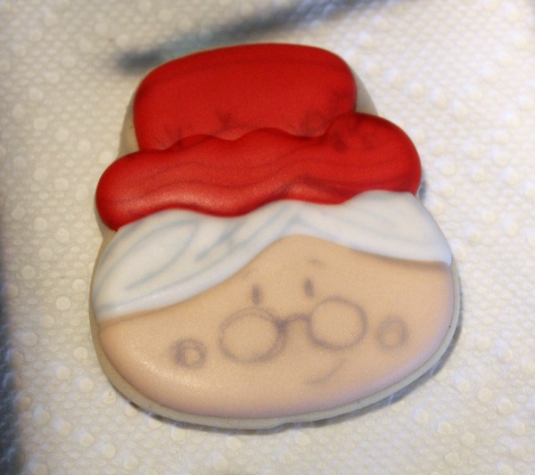 How to Make a Mrs. Claus Cookie Set