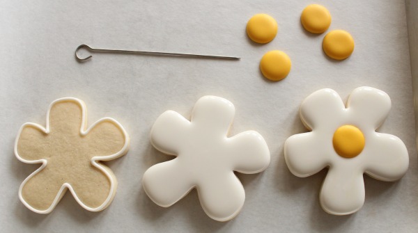 Decorated Daisy Cookies