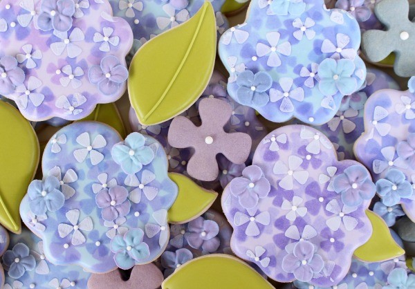 Airbrushed Hydrangea Cookies for Spring