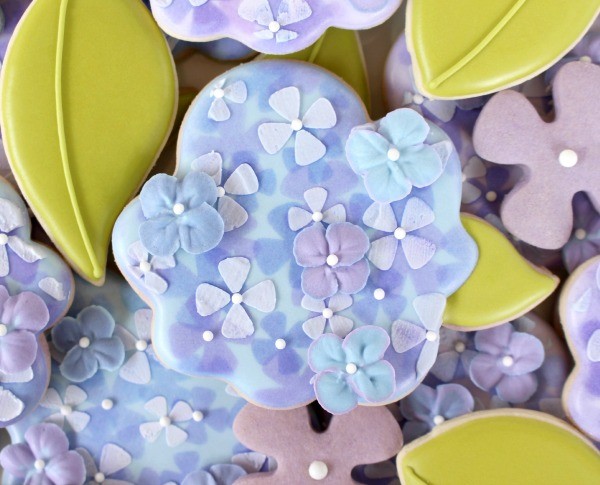 How to make beautiful hydrangea cookies.