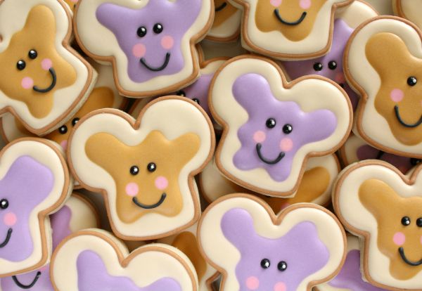 How to Make PB&J Cookies with a Dog Bone Cookie Cutter via Sweetsugarbelle.com