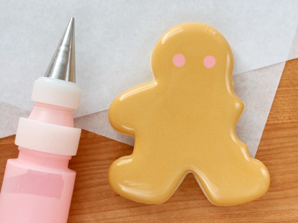 5 How to decorate bitten gingerbread cookies via Sweetsugarbelle