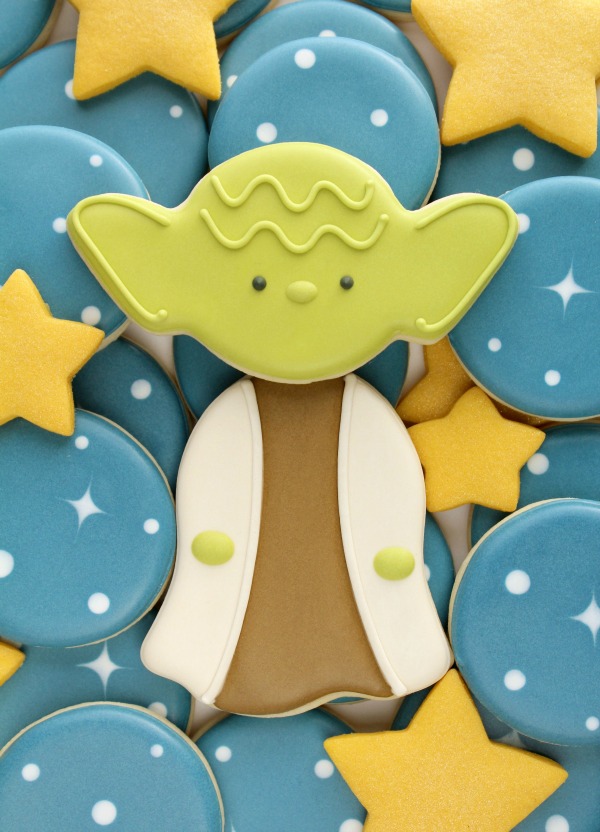 easy-decorated-yoda-cookies-made-with-wilton-halloween-cutters